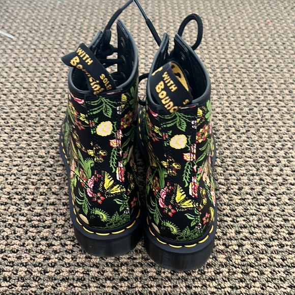 Dr. Martens 1460 Floral Bloom Boots Size 6 Brand New Never Worn. No box - Picture 3 of 5